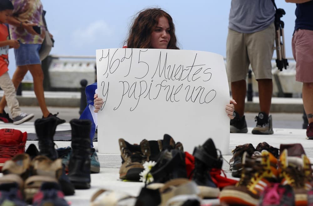 Miles de zapatos cuentan las historias de las muertes que el gobierno de Puerto Rico oculta