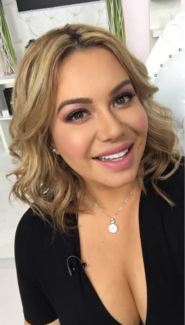 Además le fascina tomarse selfies, todo sea para mostrar su belleza.