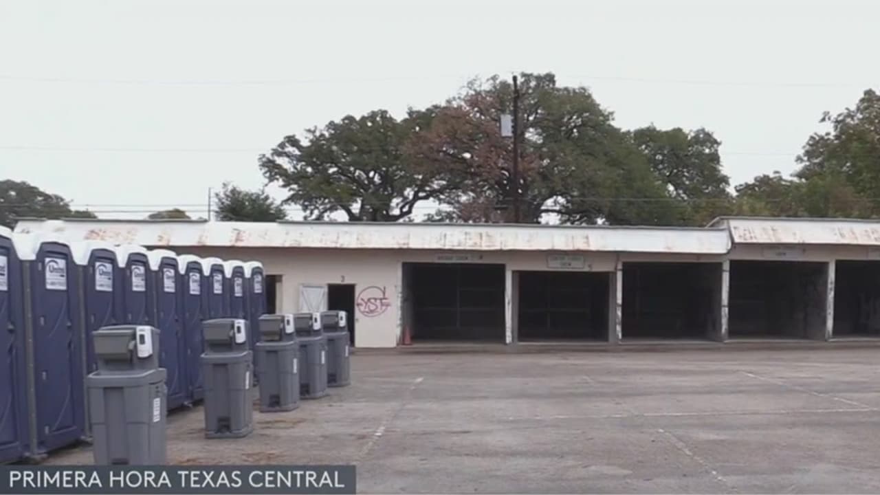 Gobernador de Texas ofrecerá comidas de Acción de Gracias al campamento para personas sin hogar
