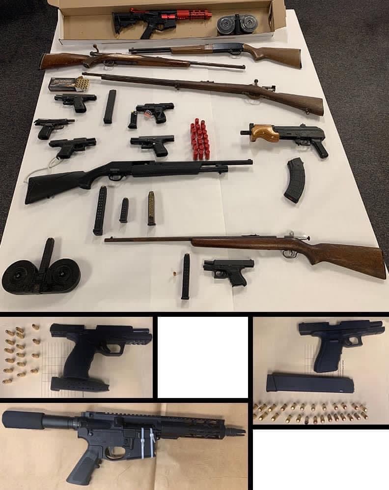 Después de algunos cateos con relación a crímenes relacionados al de la joyería, se dio con los sospechosos y se realizaron sus arrestos.