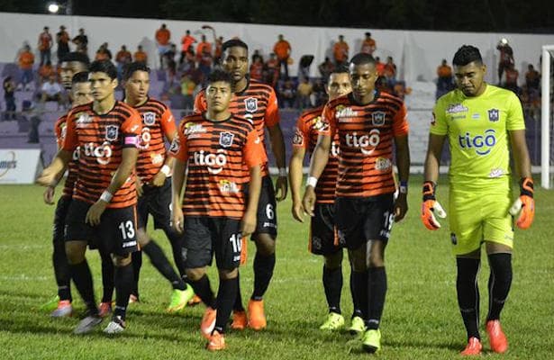 El Águila mantiene el liderato pese a no pasar del empate con el Chalatenango