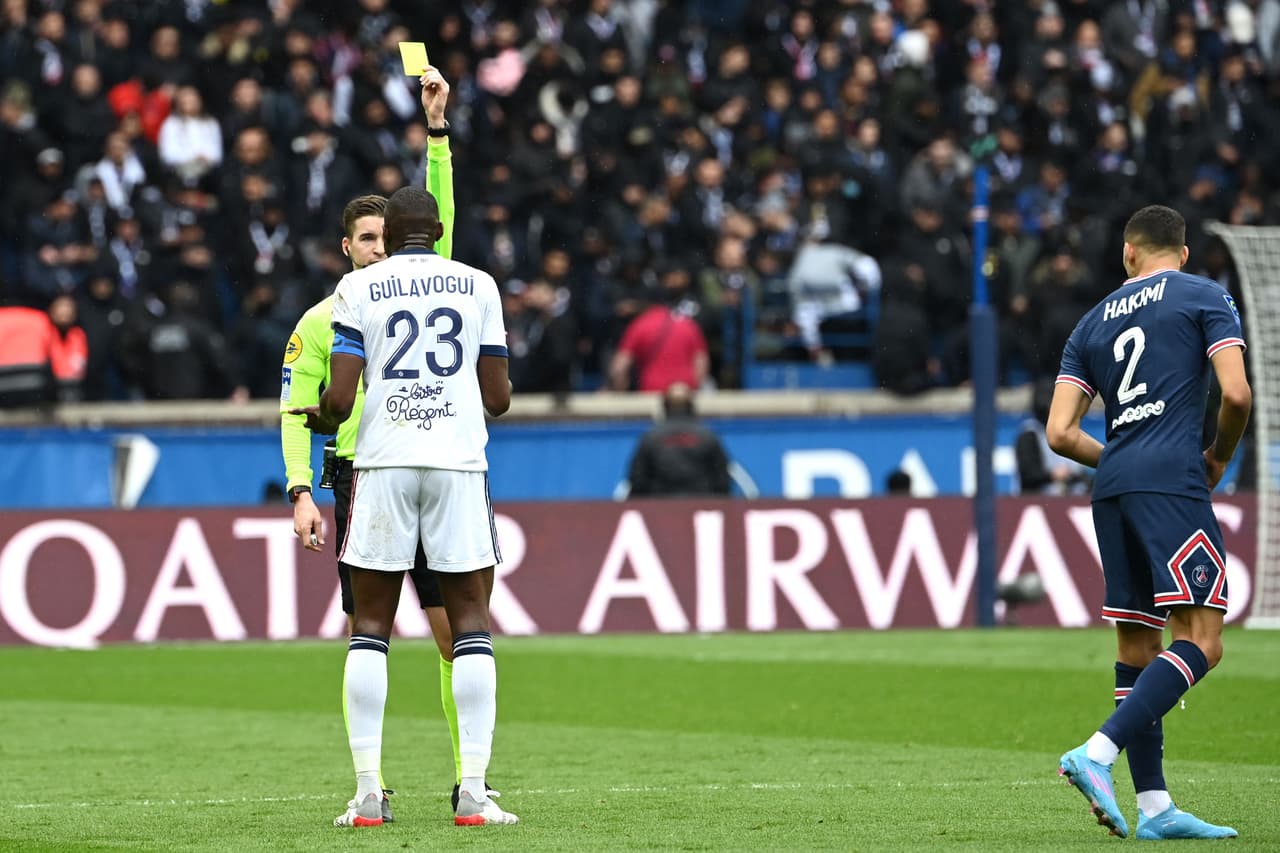 El PSG goleó al Bordeaux con los goles de Mbappé, Neymar y Leandro Paredes, pero ni esa victoria evitó los abucheos de sus seguidores, quienes castigaron especialmente al Ney y Lio.