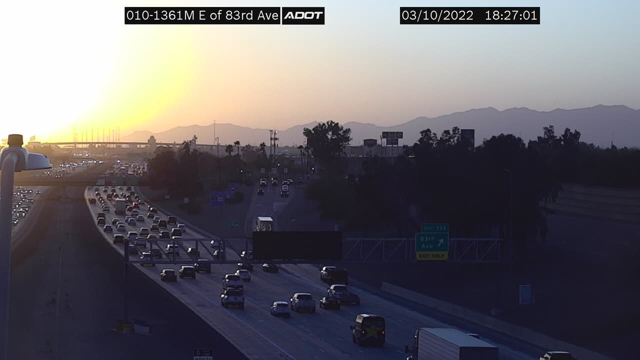 Según el Servicio Meteorológico Nacional, se esperan ráfagas de viento de 30 a 35 mph en el área de Phoenix esta noche.