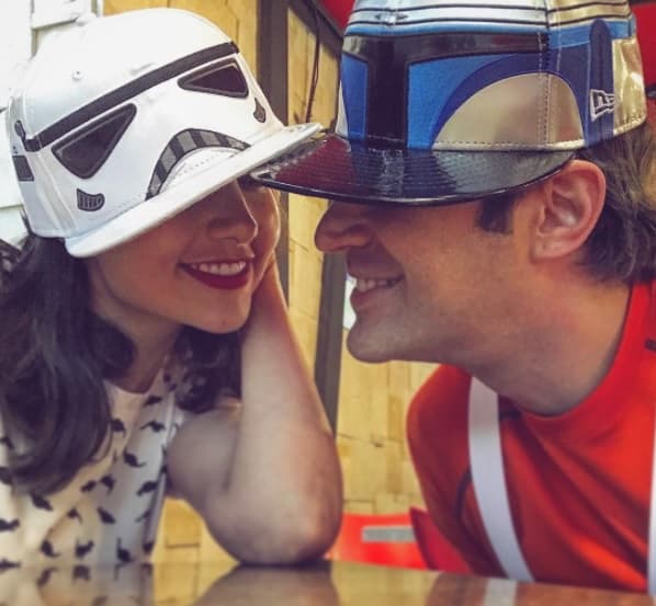 Además de viajar juntos comparten la pasión por el fútbol y por las películas de ciencia ficción.