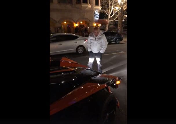 El cantante se mostró sumamente sorprendido con la noticia. Incluso preguntó si el auto no había sido rentado.