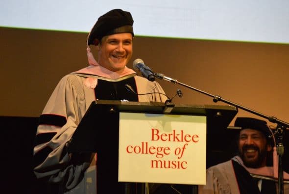 Berklee College of Music - Fundada en 1945, fue la primera escuela de música en los Estados Unidos en incluir jazz en su plan de estudios. Berklee se centra firmemente en el estudio y práctica de música contemporánea. La larga lista de ex alumnos incluyen a Quincy Jones, Keith Jarrett.