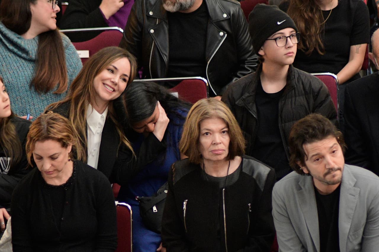 Marina de Tavira nunca ha hablado ni ante la prensa ni de manera abierta sobre la actual relación amorosa que tiene con el actor ni cómo es la dinámica que tiene con sus hijos. 
<br>