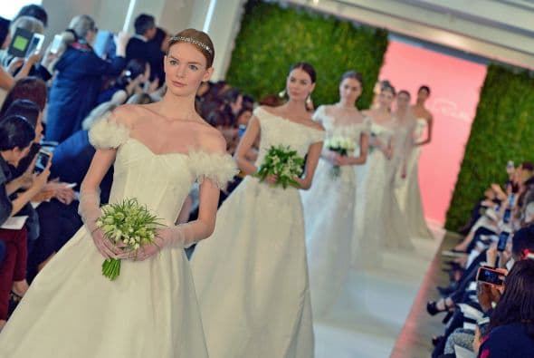 Aquí los mejores modelos del diseñador Oscar de la Renta.