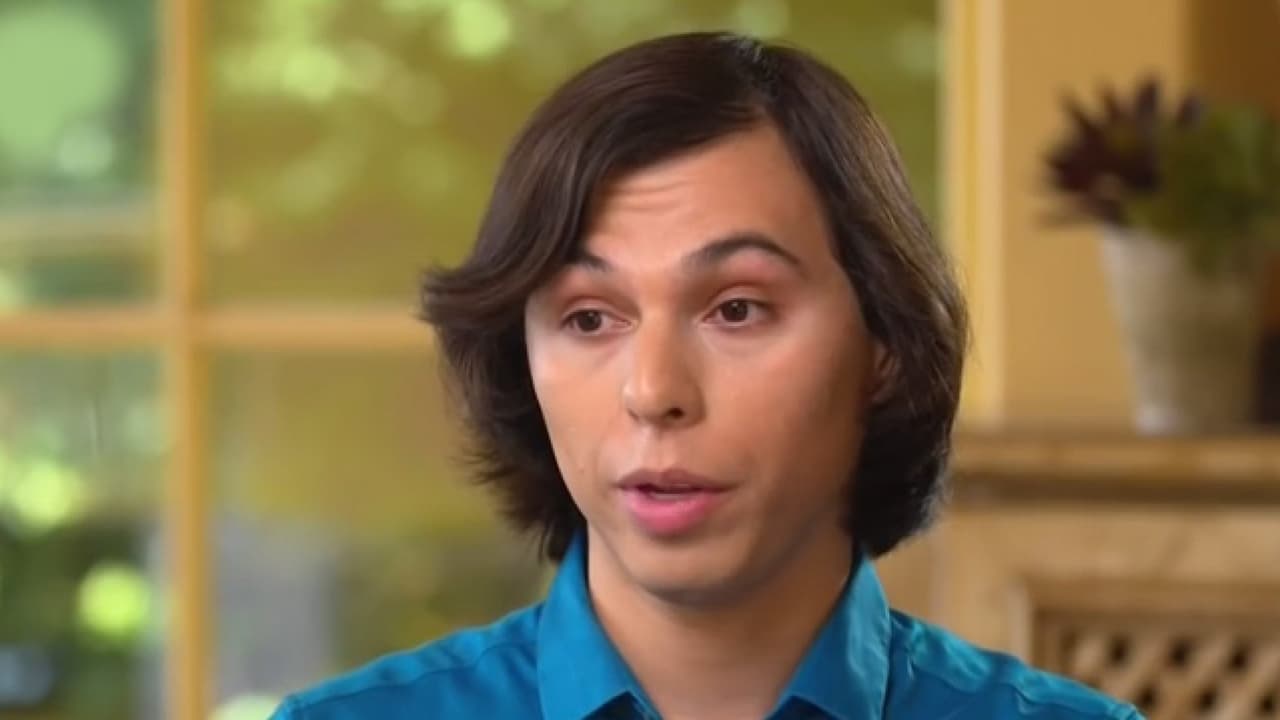 La herencia se convirtió en un tema polémico de septiembre de 2016 a diciembre de 2017: Joao Aguilera (foto) y Luis Alberto Aguilera, 
<b><a href="http://www.univision.com/shows/primer-impacto/joao-gabriel-aguilera-es-hijo-de-juan-gabriel-al-999-segun-la-prueba-de-adn">con prueba de ADN en mano</a></b>, se presentaron ante las cámaras de televisión asegurando que el cantautor era su padre. En el testamento de 2014 no había ninguna referencia a ellos, solo se mencionaban cuatro hijos de apellido Aguilera Salas.