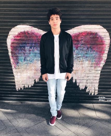 Sebastián no para y sigue volando con sus sueños. El ha dicho que nunca pensó convertirse en lo que imaginaba, y confiesa que al escribir su libro quiso impulsar a quienes quieren ser también youtubers como él.