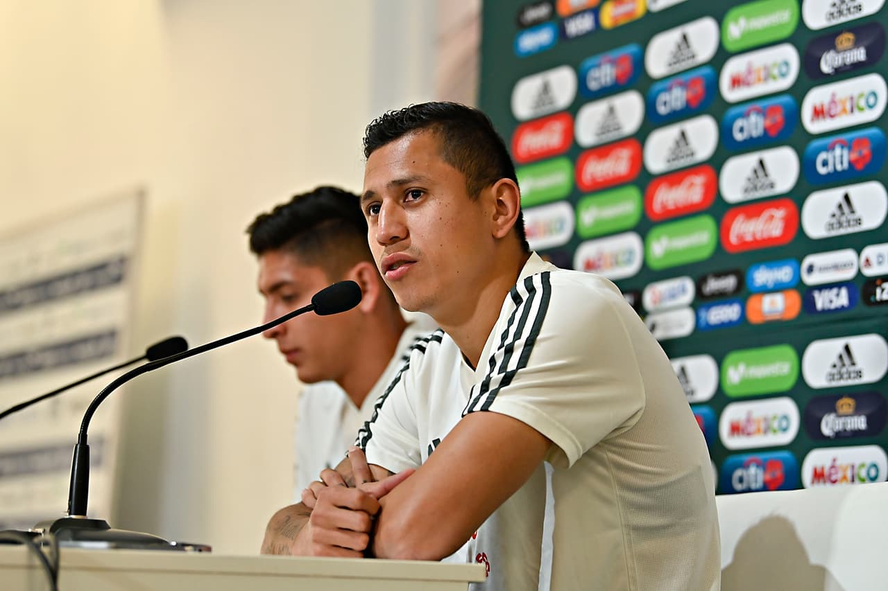 Édson Álvarez y Julio César Domínguez fueron los dos representantes de México para esta charla con los medios.