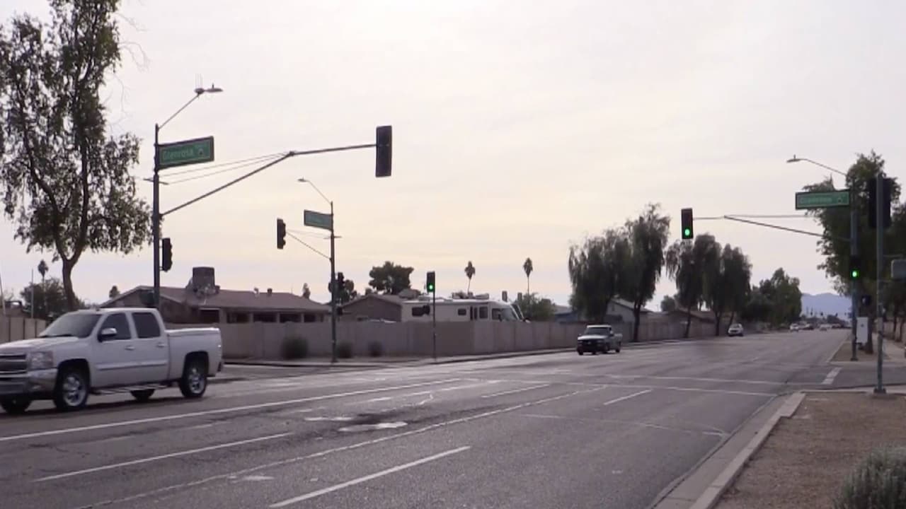 De acuerdo con la policía, fue alrededor de las 6:30 de la mañana cuando recibieron un reporte sobre un sujeto armado. en la escena es donde encontraron a Tyler Cardiel sin vida. 
<br>