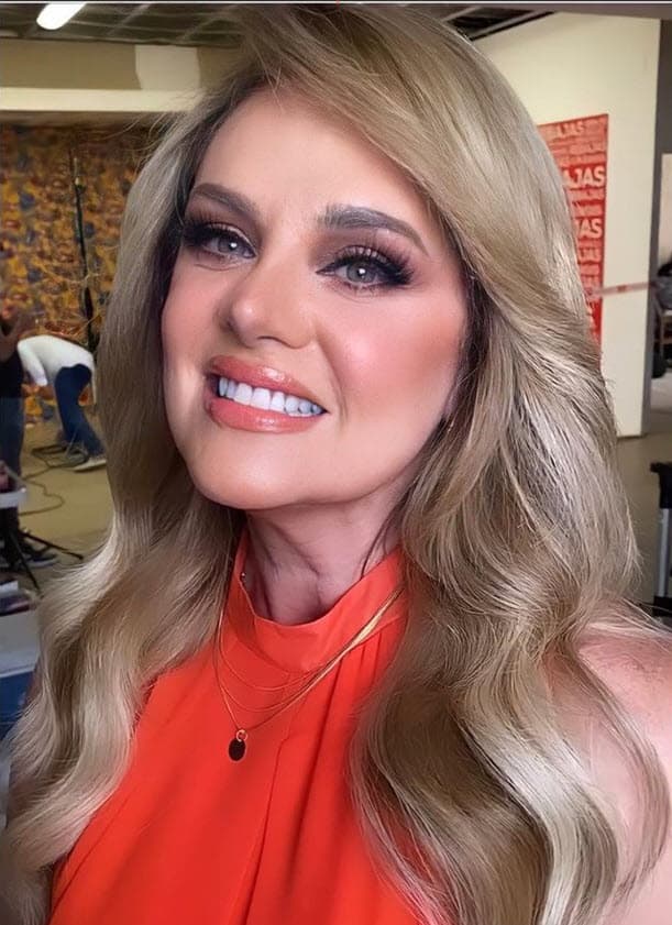 “¿Botox? ¡Por supuesto!, pero me lo hago con el mejor y no abuso. Rellenos no, me dan miedo”, contó a la revista Vanidades, en una entrevista publicada este 16 de mayo.
<br>