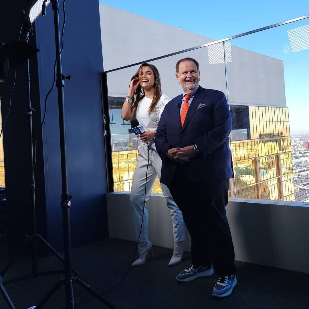 La gran noche de los 
<b>premios Latin GRAMMY</b> llegó y sus conductores están listos para guiarnos en un viaje de 
<b>‘Redescubrimiento’</b> utilizando la música como hilo conductor. 
<b><a href="https://www.univision.com/temas/clarissa-molina" target="_blank">Clarissa Molina</a></b> y 
<b><a href="https://www.univision.com/temas/el-gordo" target="_blank">Raúl de Molina</a></b> hacen parte de este talentoso equipo.