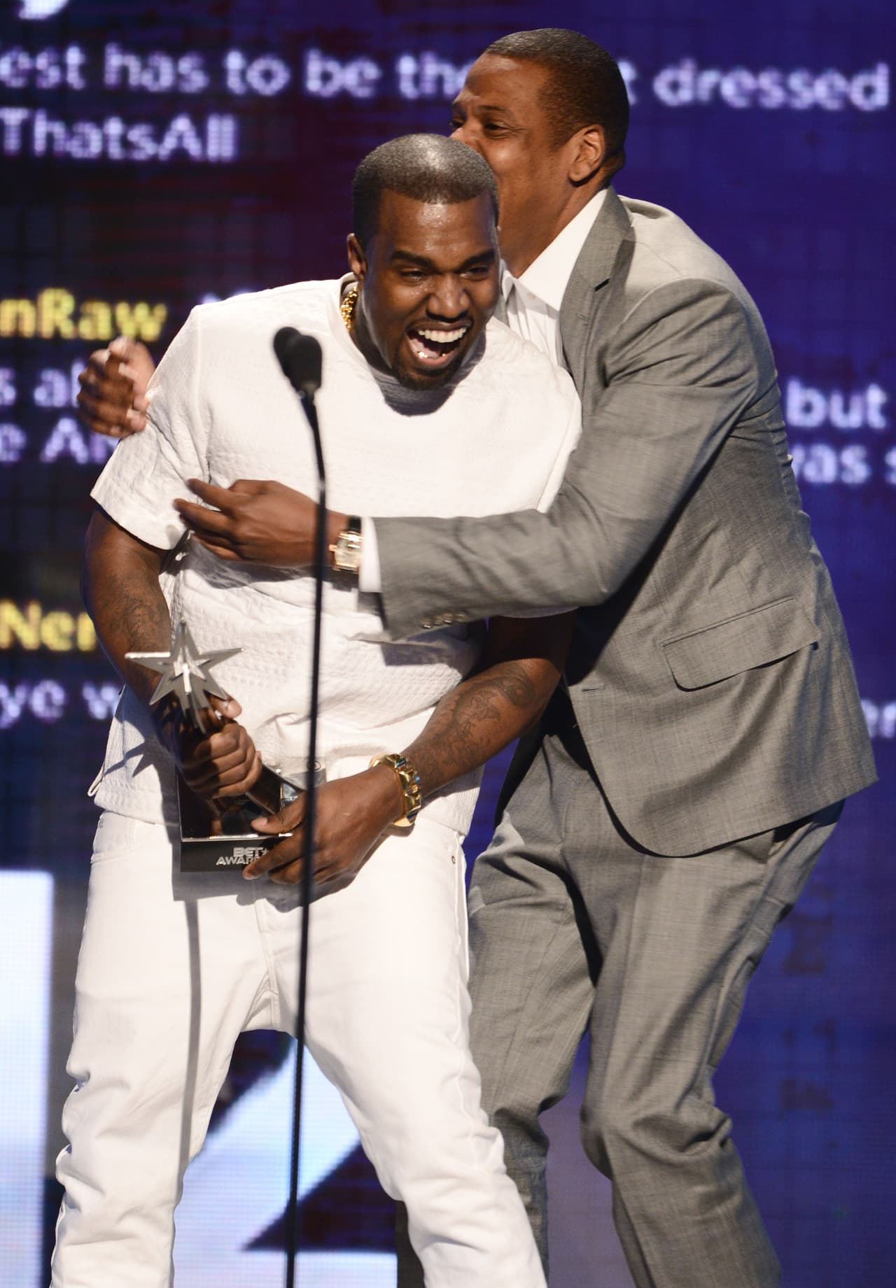 Además, de acuerdo con el mismo portal Jay-Z también declaró que desea que sus diferencias con West se resuelvan en el momento indicado.