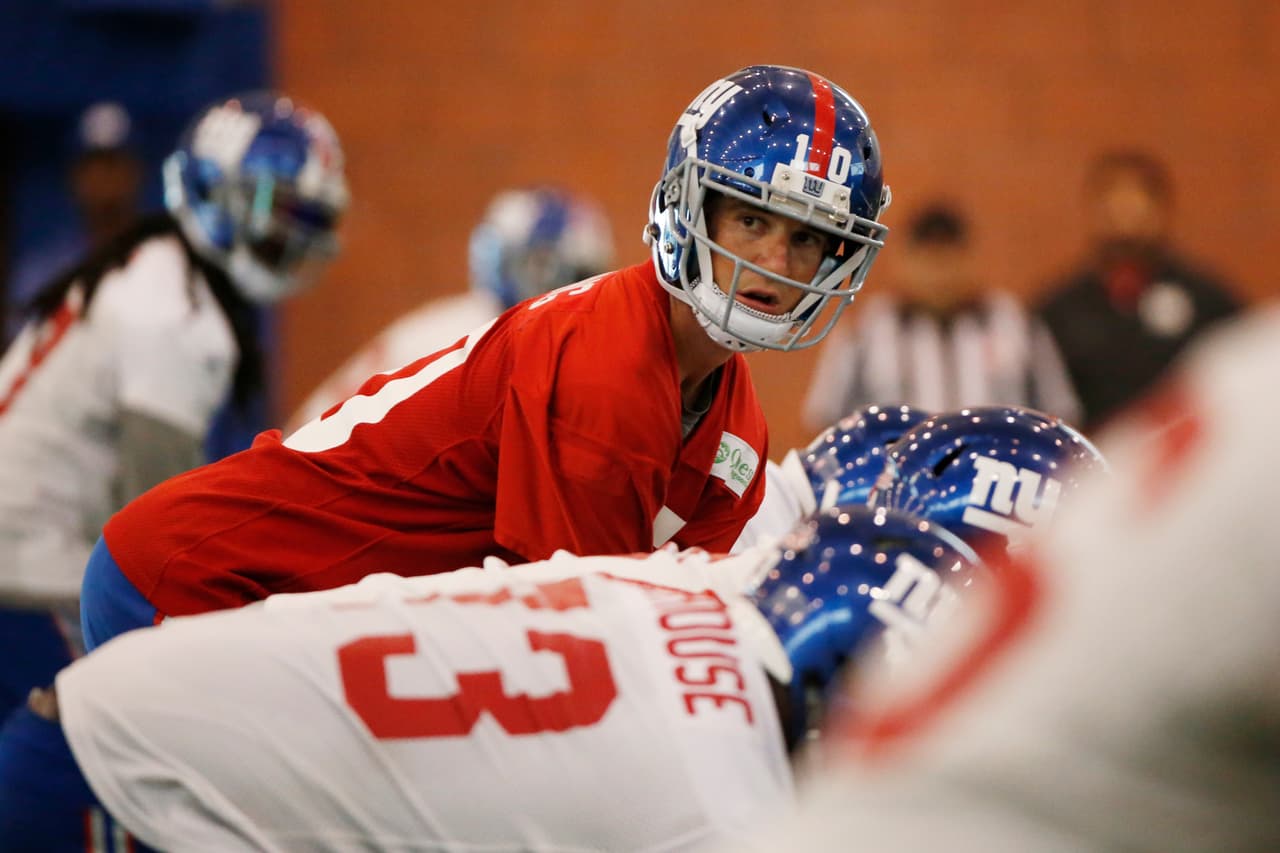 Agente: Eli Manning maneja a los medios de comunicación de N.Y. mejor que nadie