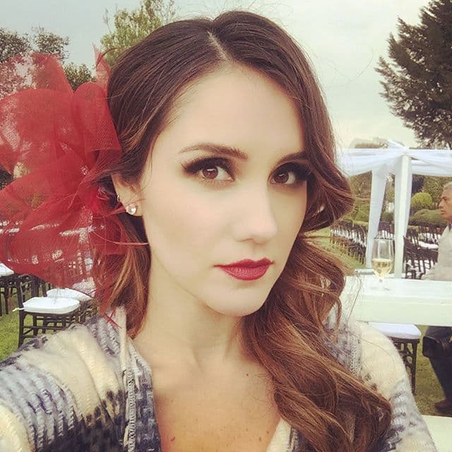 Es la rebelde
<b><a href="http://www.univision.com/temas/dulce-maria">Dulce María</a></b>, ella ha personificado a todo tipo de papeles, desde una niña buena, hasta la villana más terrible de las telenovelas.