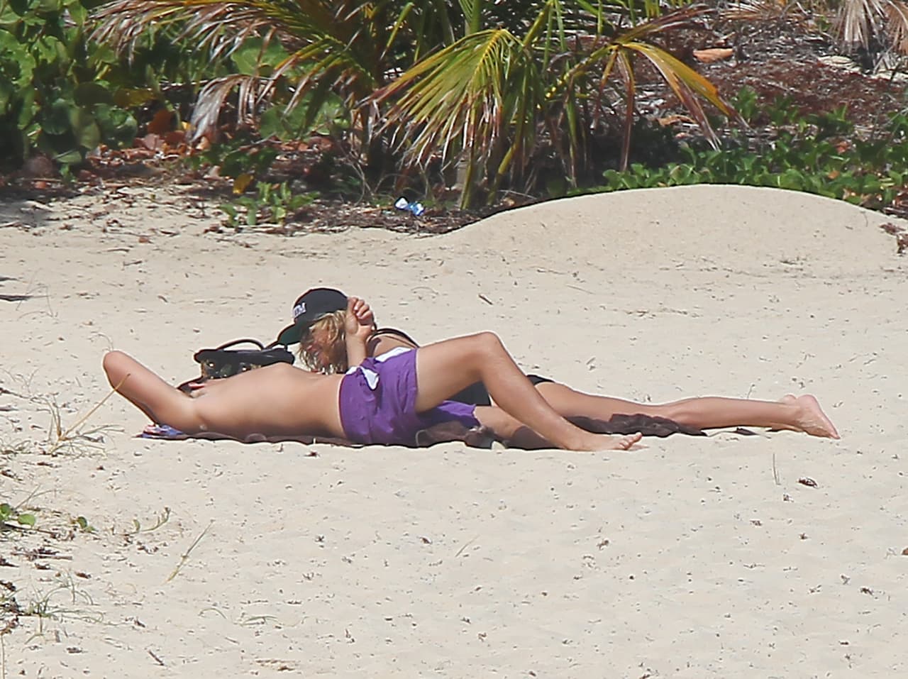 Heidi sigue disfrutando de su galán.