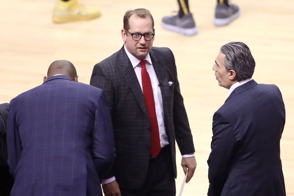 No dejaba de apreciarse un dejo de nerviosismo en el head coach Nick Nurse por la encomienda y la meta tan cerca de concretarse pero como dicen, el triunfo má difícil de conseguir es el que sirve para amarrar una serie.