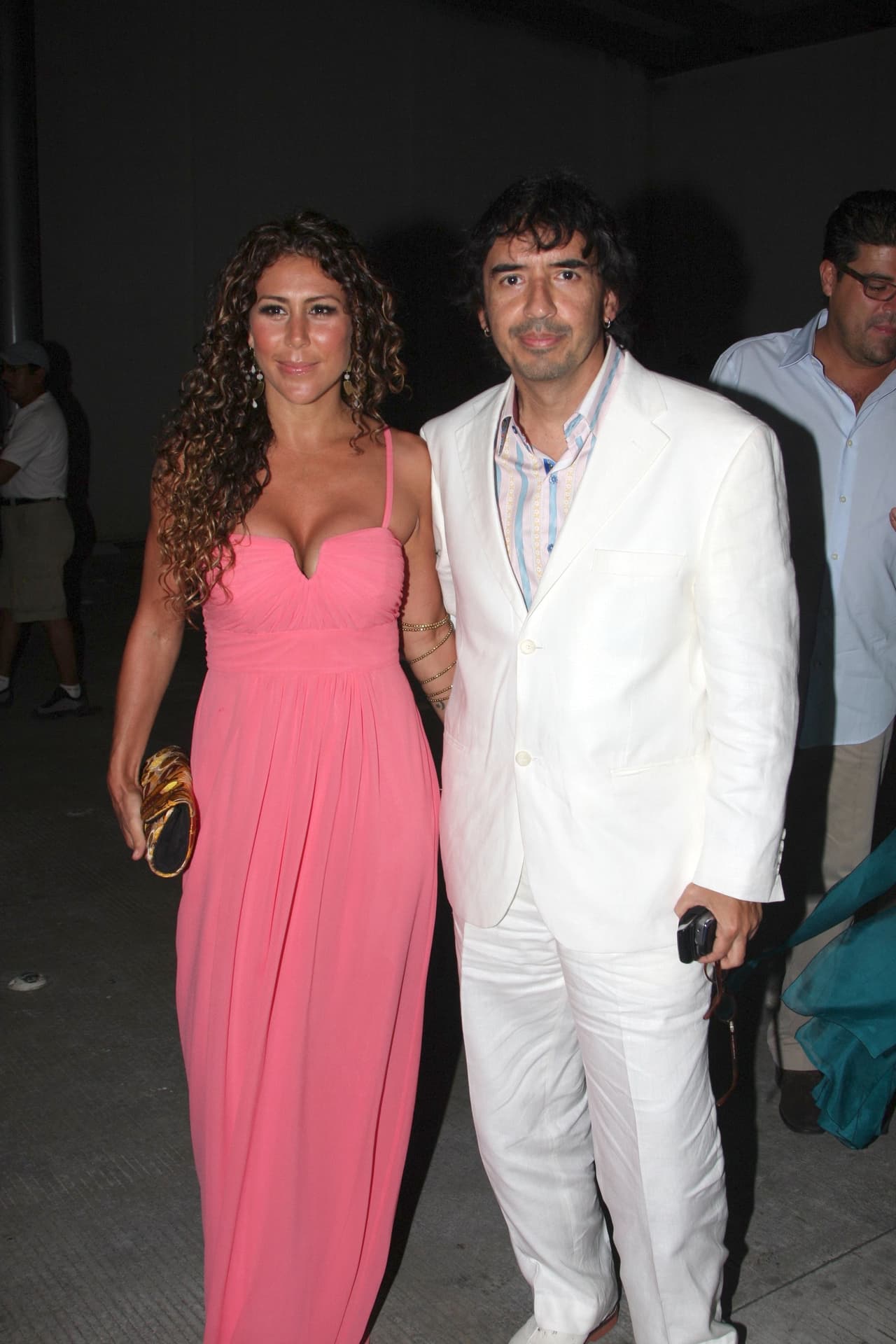 “Sé que hubo tres ocasiones en las que me fui. En la primera me acuerdo que les dije ‘me siento mal’ y aparentemente me fui como 10 minutos inconsciente. La segunda vez no me acuerdo yo en qué momento me fui y una tercera ya en terapia intensiva, a Vica (Andrade) la sacaron de la habitación y ya es cuando le dicen ‘ponte a orar’”, recordó el productor mexicano.