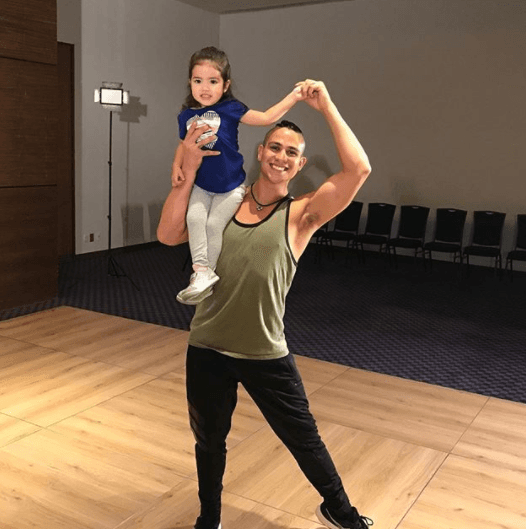 Y Giulietta también tiene lo suyo. Esta pequeñita ya ha puesto en práctica sus mejores pasos de baile.