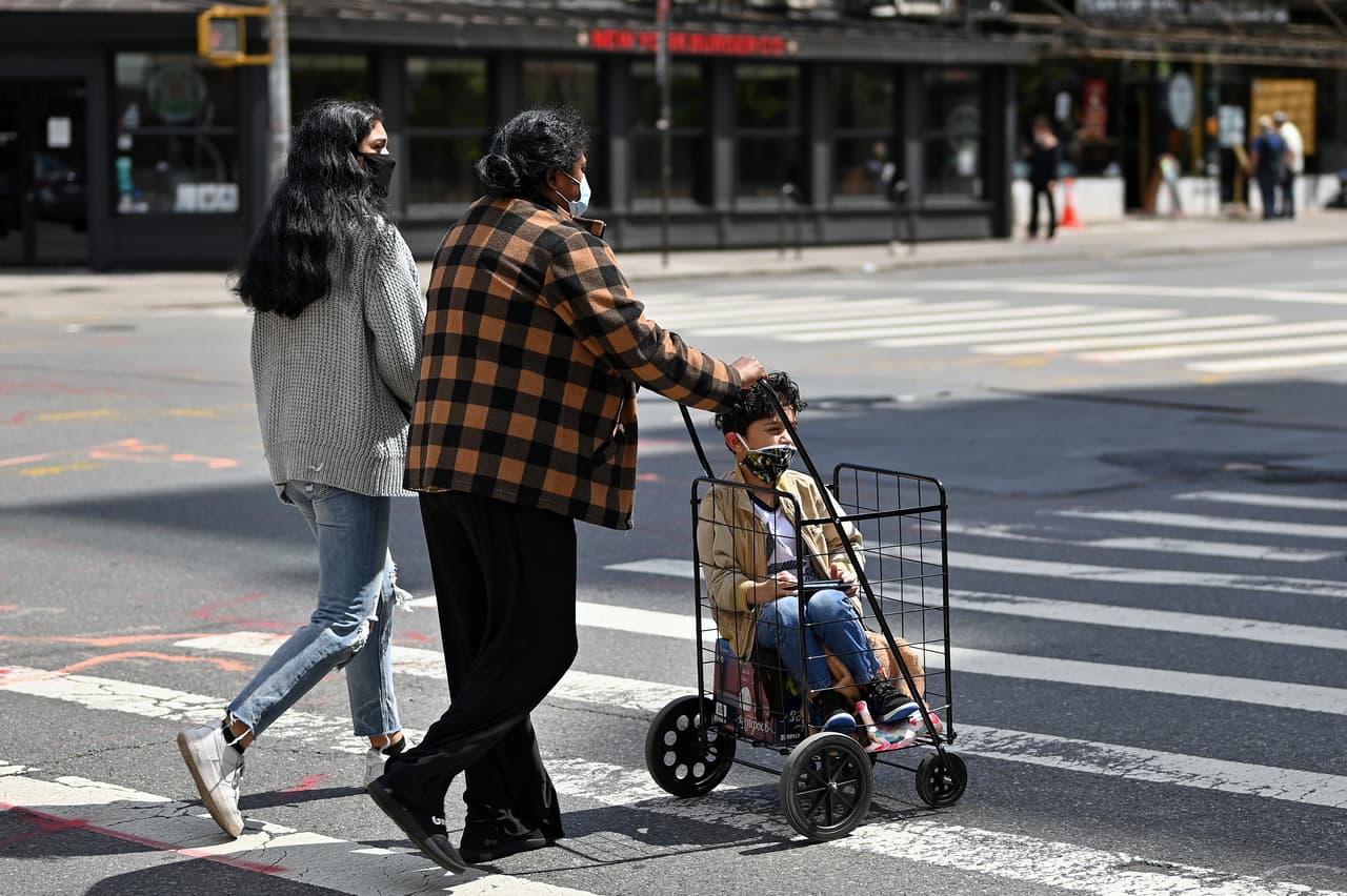 Te llaman para regresar al trabajo, pero no tienes quien cuide de tus hijos