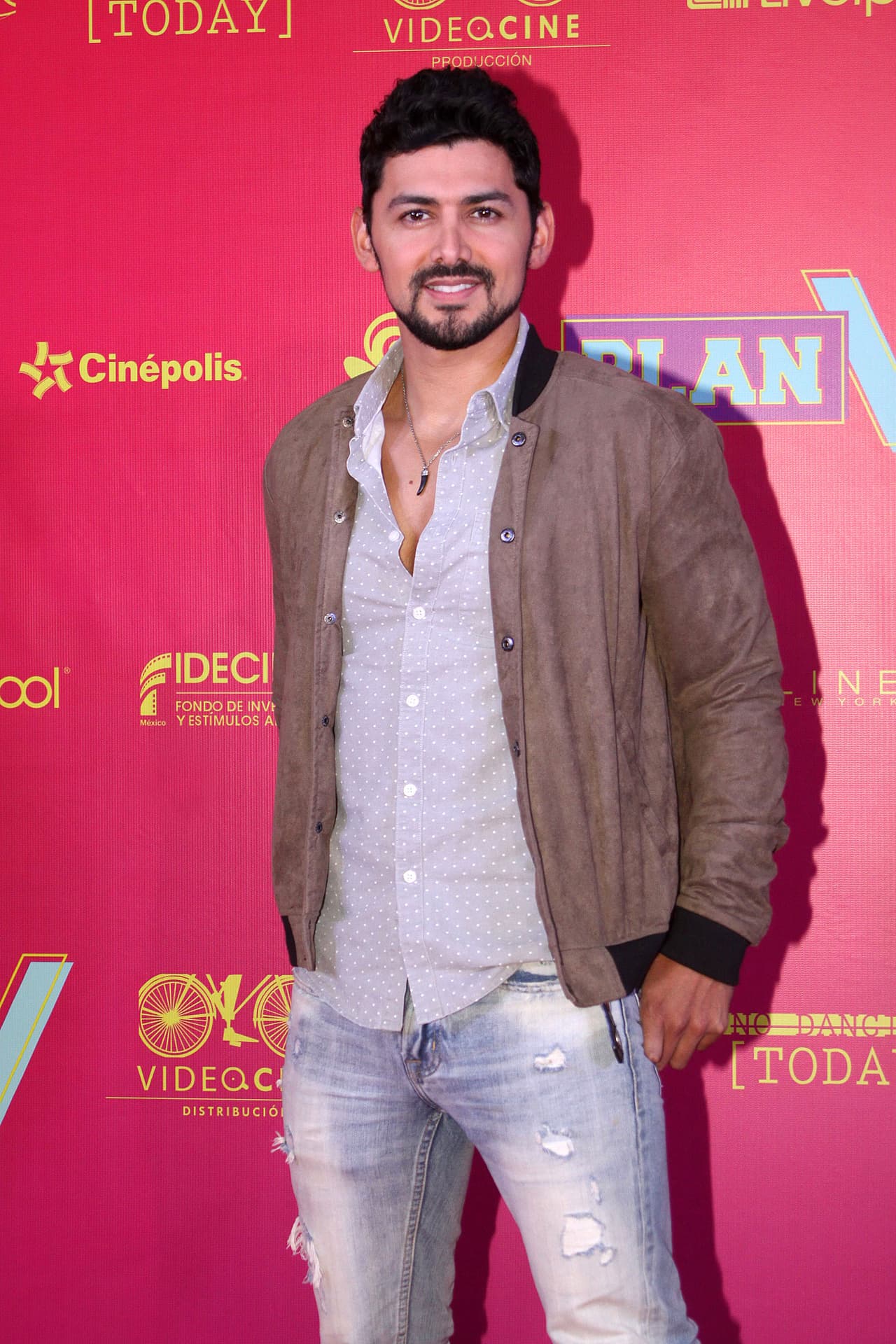 A partir de los 23 años Miguel regresó a las telenovelas con pequeñas participaciones.