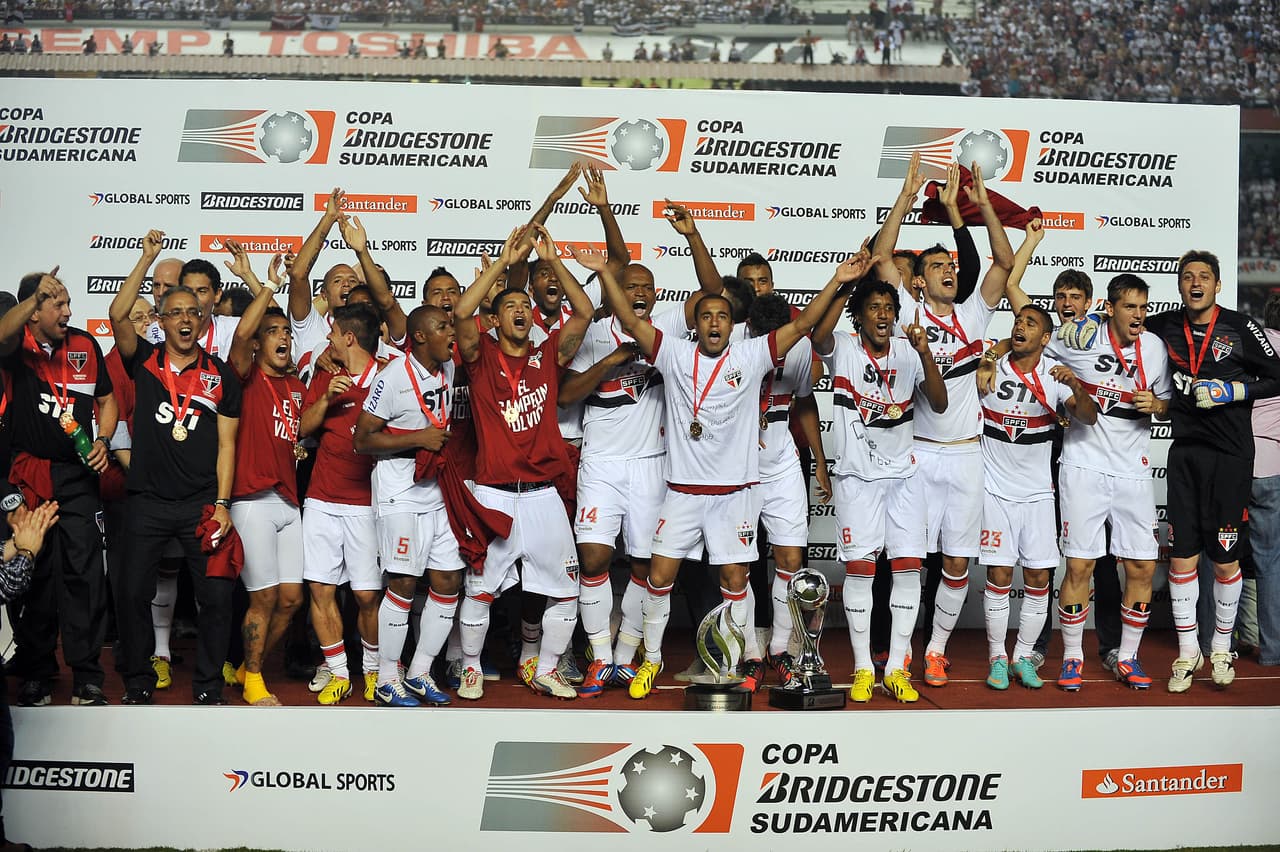 10. Sao Paulo F.C. - El equipo Tricolor suma 12 títulos internacionales, siendo la Copa Sudamericana 2012 su última conquista.