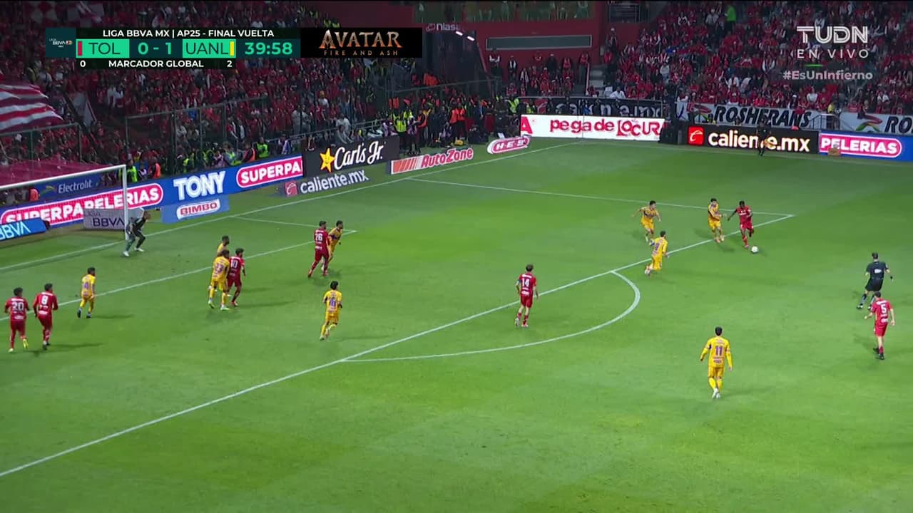 ¡GOL!  anota para Toluca. Helinho