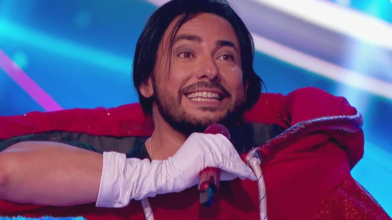 Beto Cuevas confesó que trató de disimular su acento chileno al hablar como francés, algo que a Yuri le pareció muy efectivo. El cantante también aseguró que la experiencia de ser parte de ¿Quién Es La Máscara? 2023 fue muy linda, ya que se encariñó con su personaje.