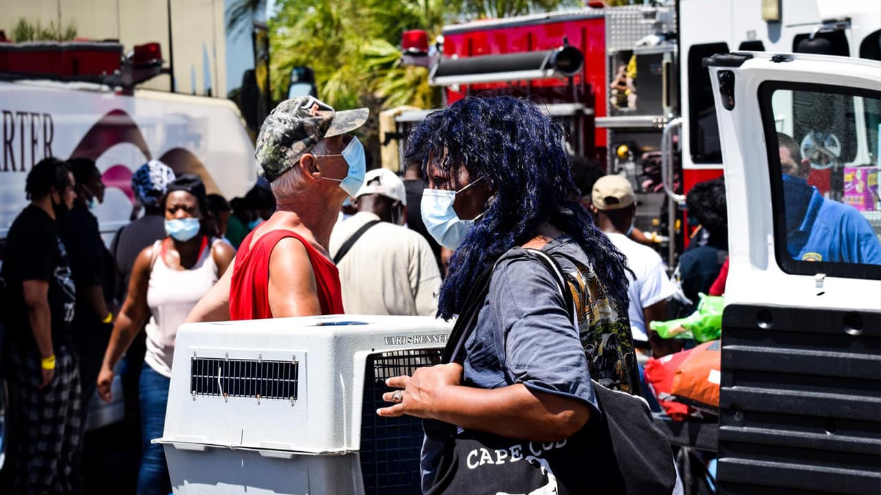 Las personas que elijan no seguir la orden no deben esperar servicios de seguridad una vez que las condiciones hayan empeorado, agrega el alcalde