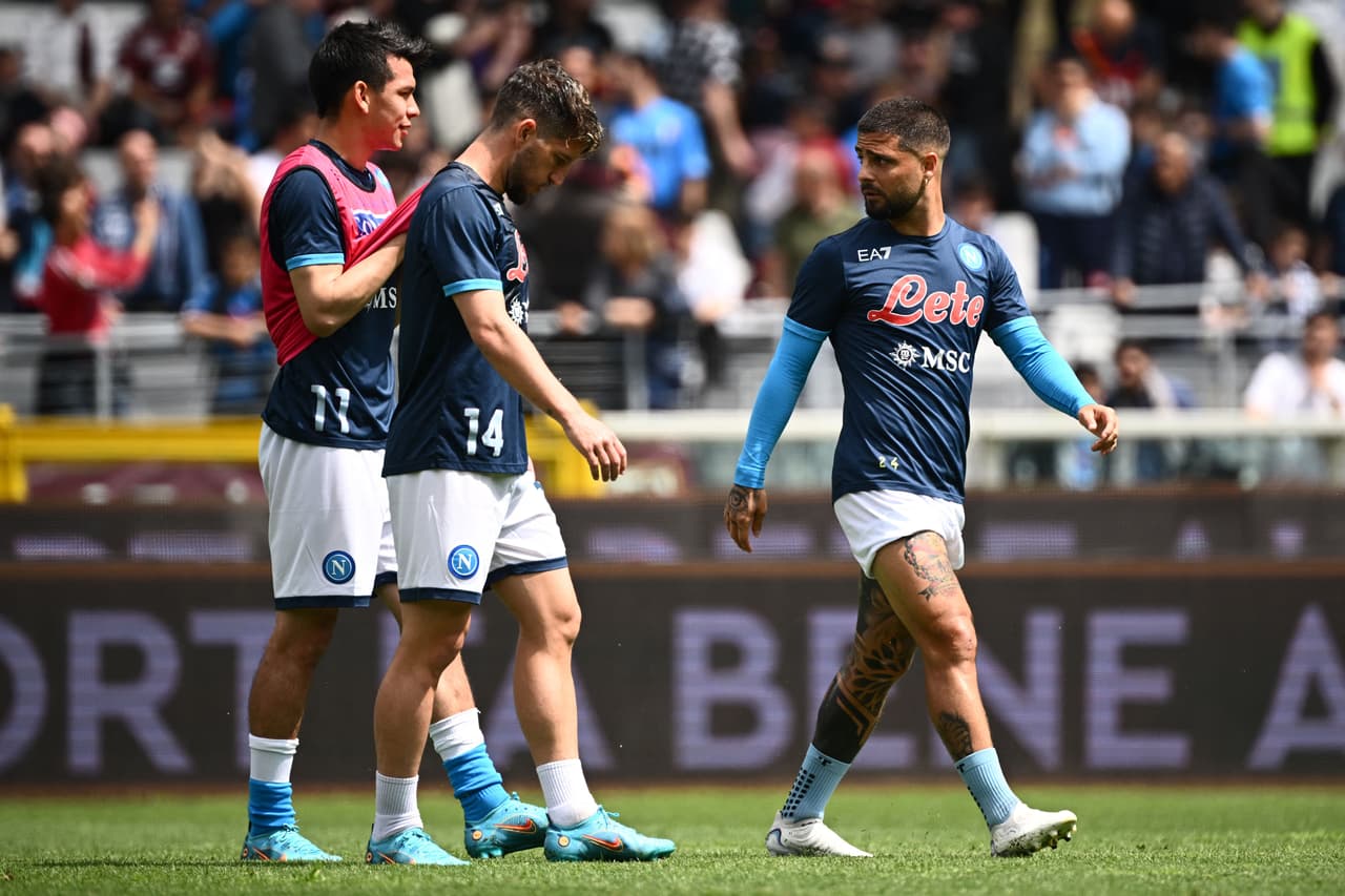 Chucky Lozano lucía muy concentrado antes del juego.
