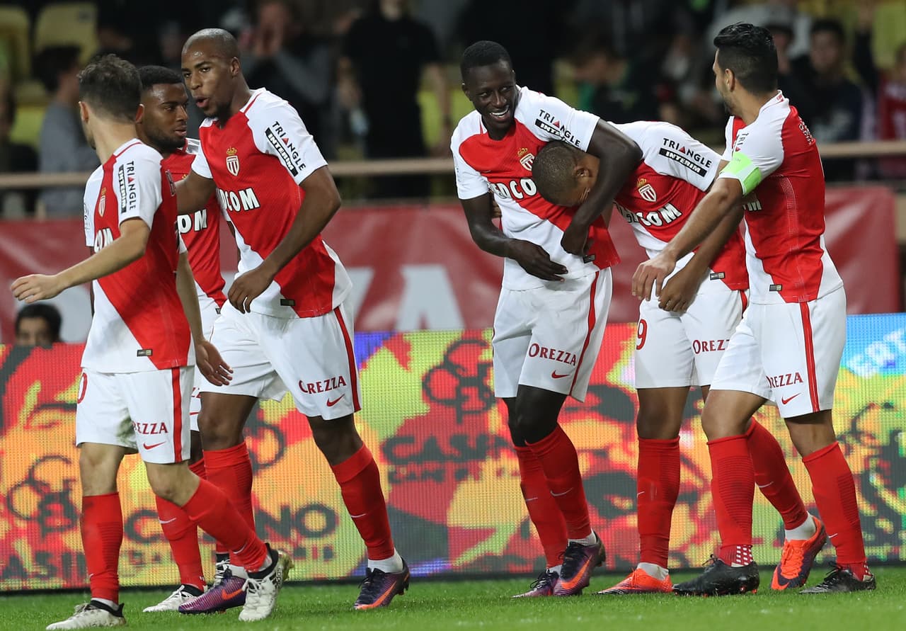 El club del Principado es el más goleador en el torneo francés, pero entre los líderes de la tabla es también el que más goles ha recibido en la Ligue.