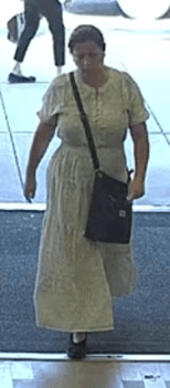 Según las autoridades, las sospechosas uno y dos encontraron a la víctima en la tienda TJMaxx en la cuadra 20900 de Frederick Road el día del robo. En la imagen, la sospechosa dos.