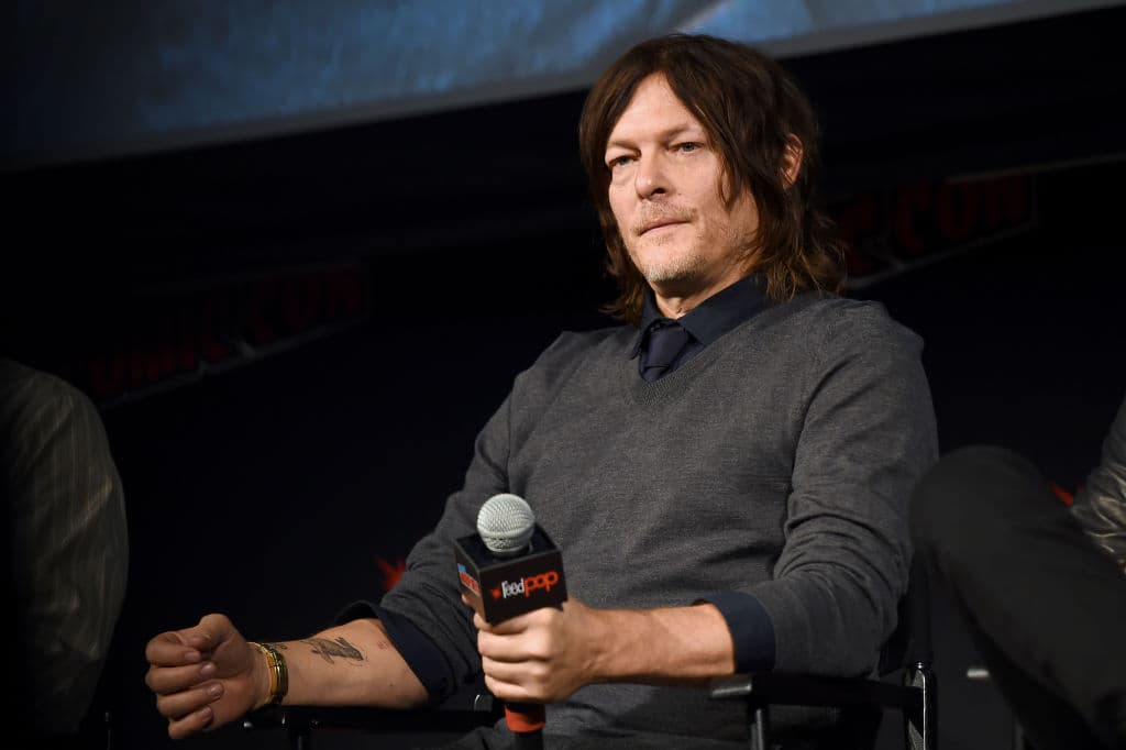 <b>Norman Reedus</b>
<br>Con su rol en ‘The Walking Dead’ este actor saltó a la fama y hasta ha protagonizado un videojuego llamado ‘Death Stranding’, pero antes de todo eso apareció con un rol secundario en la segunda película de ‘Blade’ de 2002 y también en el drama policiaco.