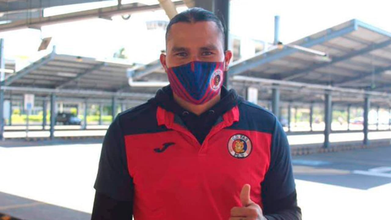 Gullit Peña reporta con el FAS y promete entrega y compromiso