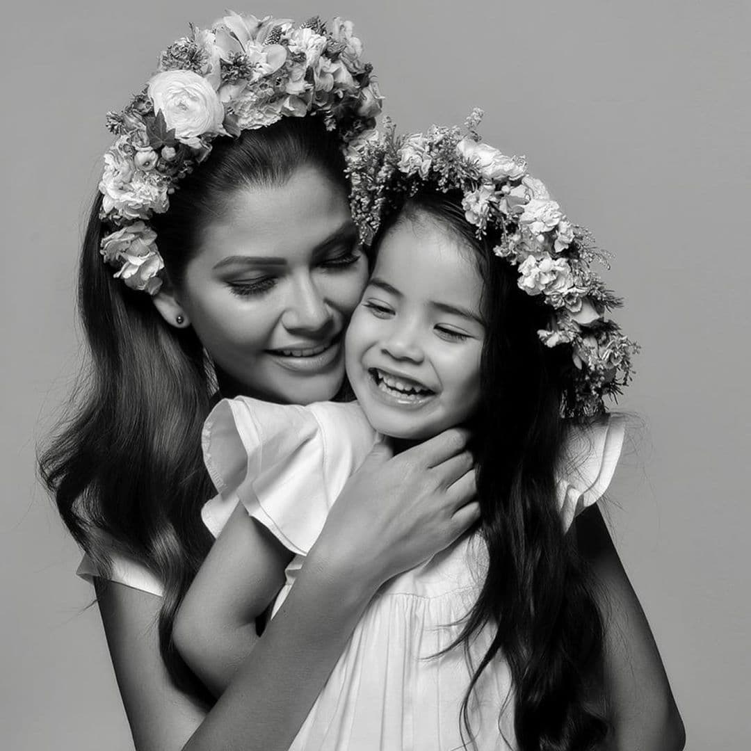Giulietta, Gael y Ana Patricia posaron con gran naturalidad ante el lente del fotógrafo Jesús Pérez. Cada cuadro refleja el amor, cariño y confianza que los pequeños le tienen a su mami Ana Patricia.
