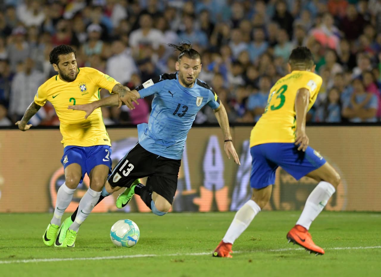 Silva es visto como lateral izquierdo de Uruguay mayor, pero no ha logrado reemplazar a Álvaro Pereira y ahora llegó a Independiente de Argentina para relanzarse.