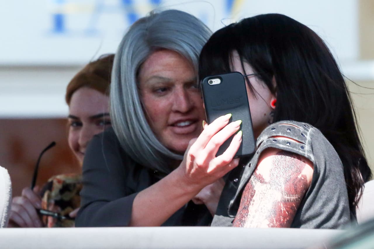 Se pasearon un autobús turístico de Hollywood.