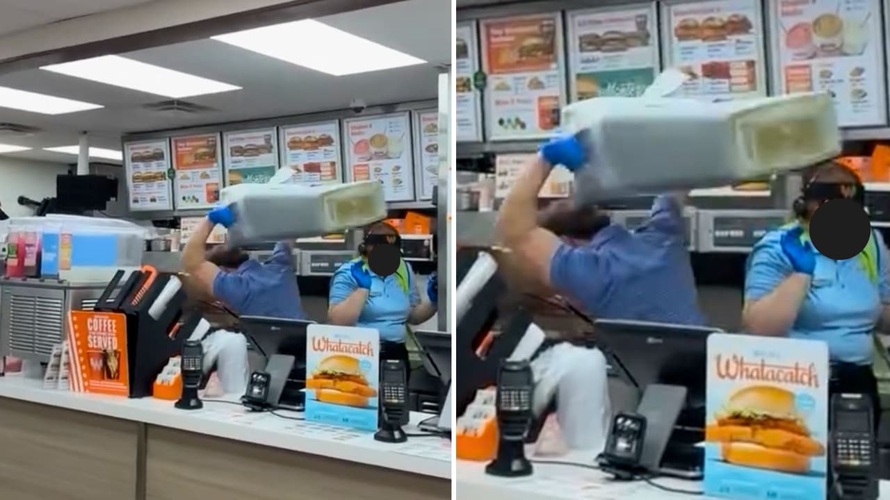 <h3 class="cms-H3-H3">Cómo comenzó todo</h3> Según el reporte policial,
<b> el hombre estaba siendo “verbalmente abusivo” con empleados del restaurante.</b> 
<br>El gerente le pidió que se retirara y 
<b>el individuo salió del lugar.</b> 
<br>Las autoridades indicaron que, antes de irse, 
<b>el hombre amenazó con regresar para agredir al gerente</b> una vez que la policía se marchara. 
<br>Más tarde volvió.