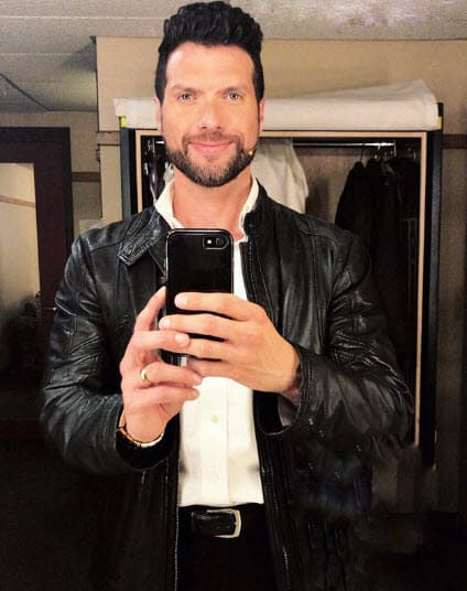 Me siento muy contento, bendecido por Dios y por la vida al poder estar limpio, libre de cáncer, después de estos nueve años de lucha, dijo en entrevista para la revista TVyNovelas.