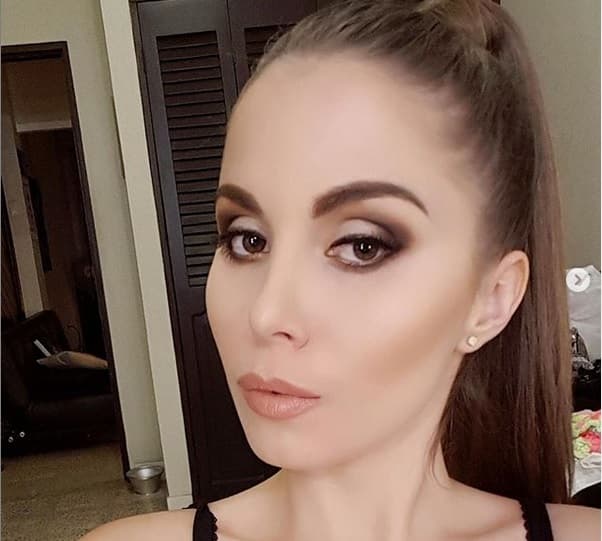 Fue entonces cuando, de acuerdo con El Universal, 
<b>participó con un papel </b>secundario en la telenovela '
<b>El triunfo del amor' </b>transmitida a partir de noviembre de 2010 con 
<b>Maite Perroni</b> como protagonista.