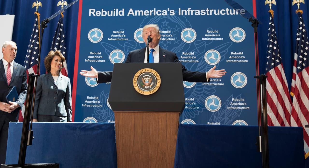 Todas las razones para dudar del plan de un billón de dólares en infraestructura que propone Trump