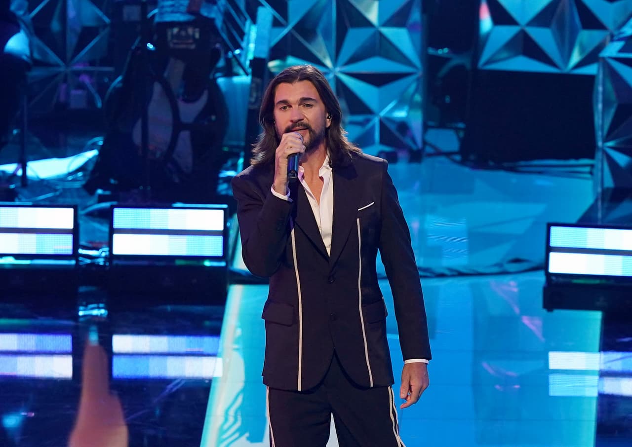 Los artistas trajeron a la memoria los éxitos '¡Hey!', 'El gato que está triste y azul' y 'Burbujas de amor', brindando su toque personal a cada emblemática pieza. 
<br>