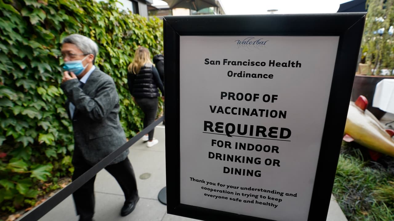San Francisco comienza a pedir prueba de vacunación en restaurantes, bares, cines y gimnasios