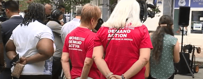 La masacre en la escuela primaria Robb Elementary en Uvalde, Texas, dejó 19 niños y 2 adultos muertos. Además, hay 17 niños heridos que están hospitalizados.
<br>