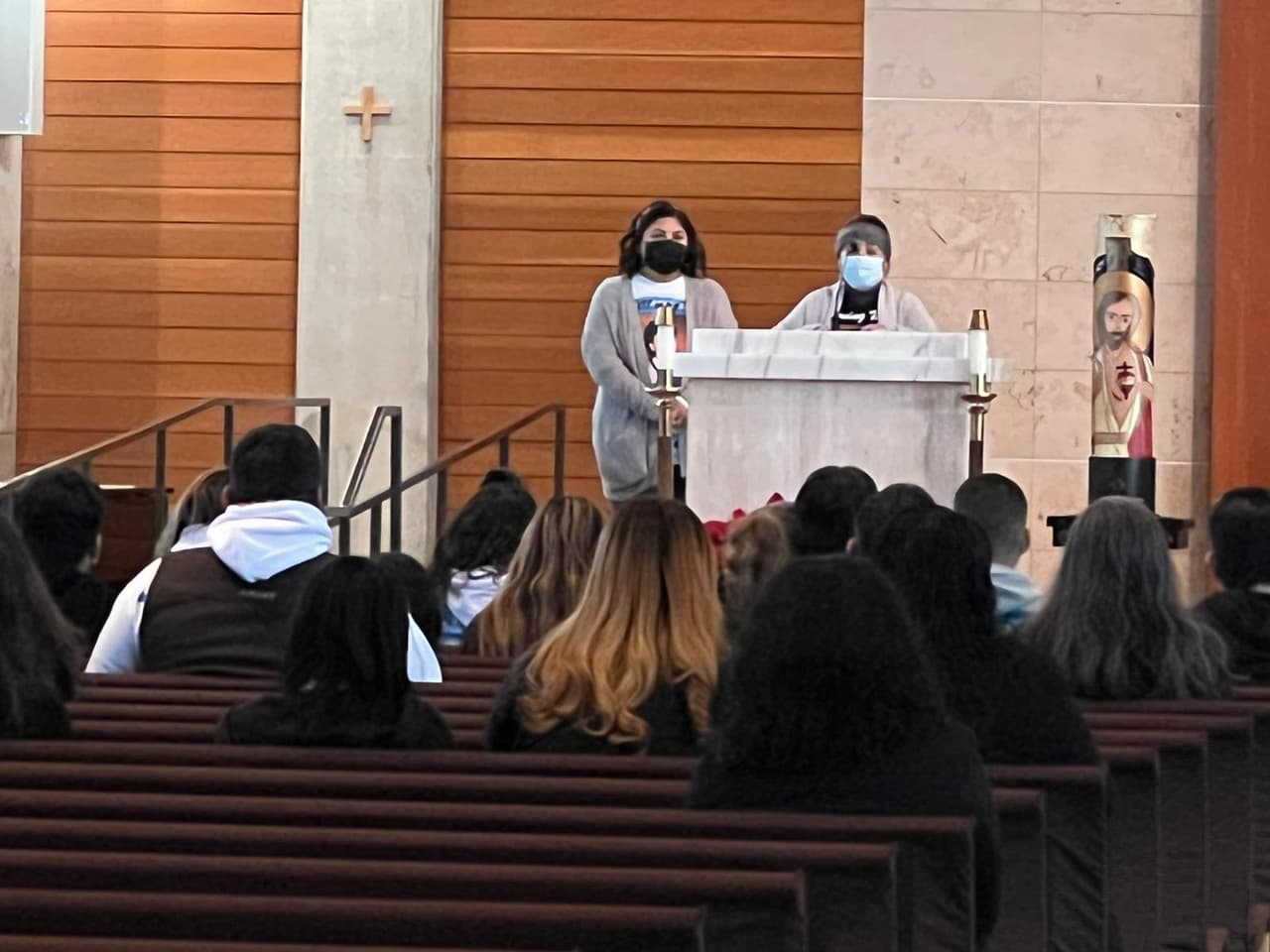 A Rafael le sobreviven su padre Julián, su madre María Asunción, sus hermanos Douglas, Erwin, Salvador y Leopoldo. También le sobreviven sus hermanas Ipolita, Elizabeth, Leslie, Lupita y Edith.
<br>