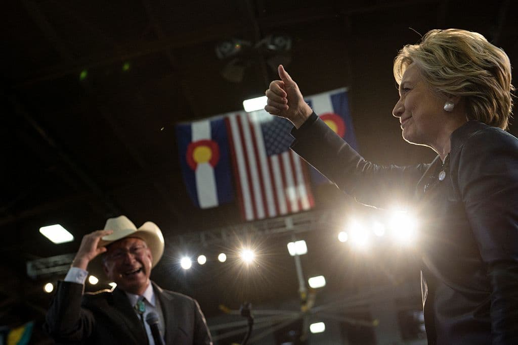 Hillary Clinton: La estrategia de Trump “demuestra lo desesperada que está su campaña” 