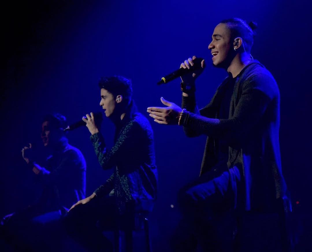 Su primer concierto fue en Miami con un lleno total, cientos de jóvenes se dieron cita para ser parte de un día histórico para los cinco chicos.