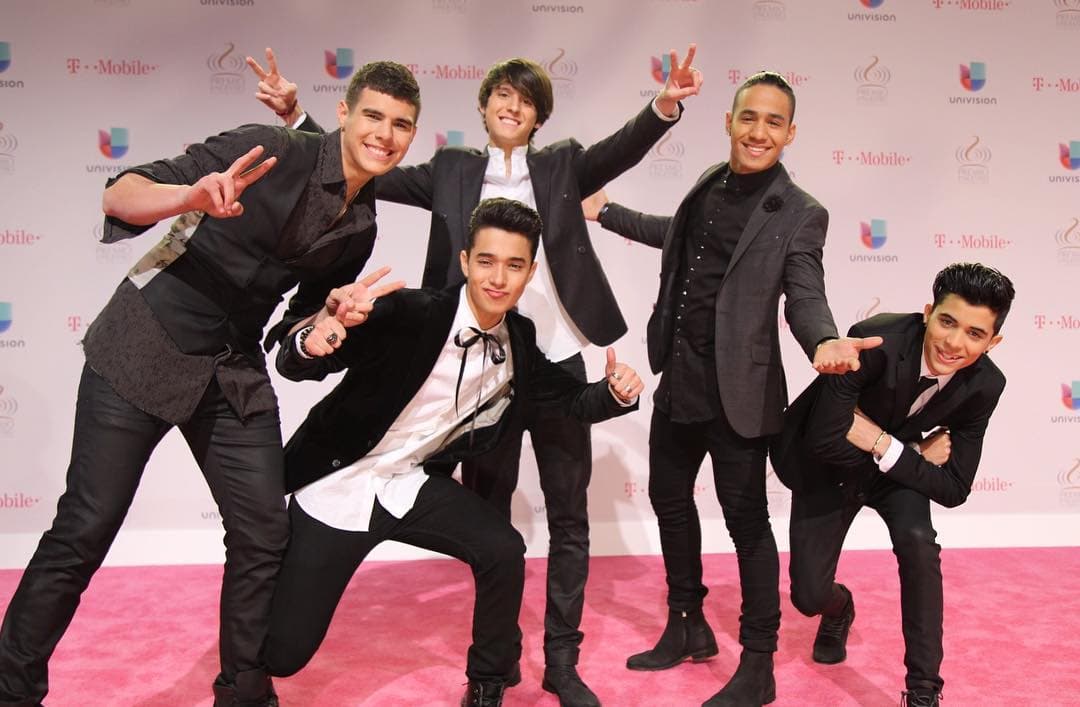 En Premio Lo Nuestro fueron la sensación en la alfombra.